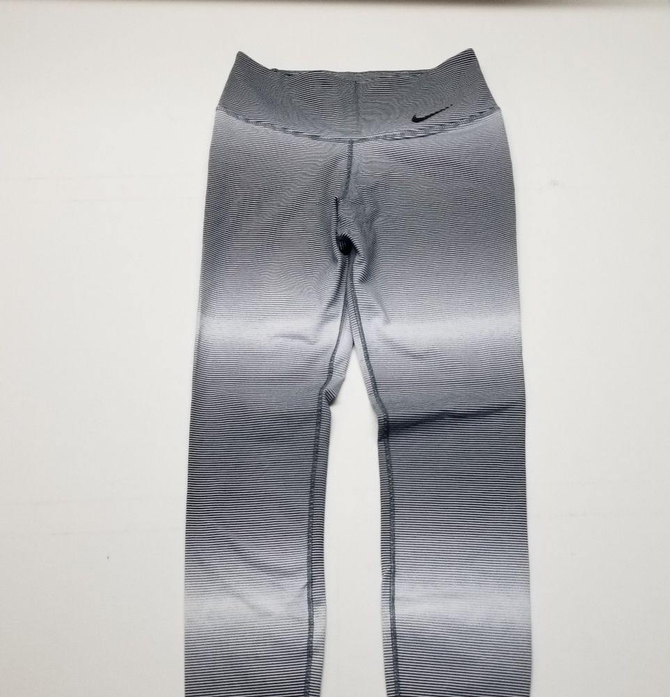 Nike leggings size small